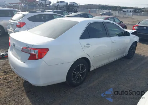 2013 Toyota Camry Le z USA, uszkodzony, nr VIN 4T4BF1FK7DR282126